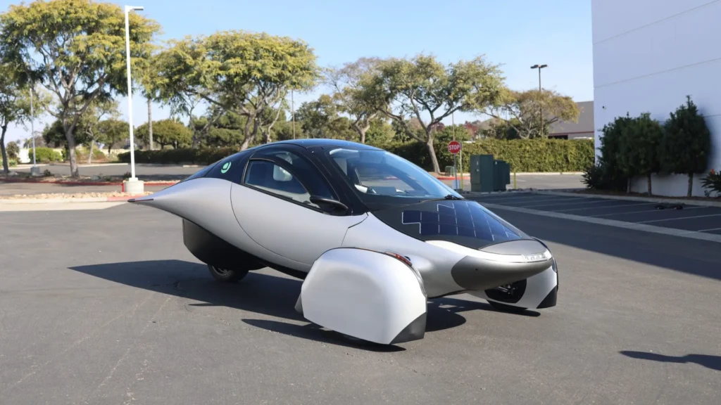 El primer vehículo eléctrico solar integrada de Aptera