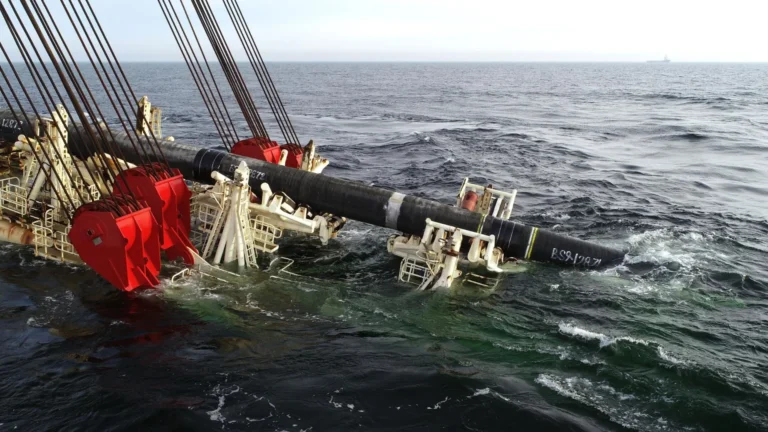 El proyecto de gasoducto estratégico de la red de gas natural por Allseas y Boskalis