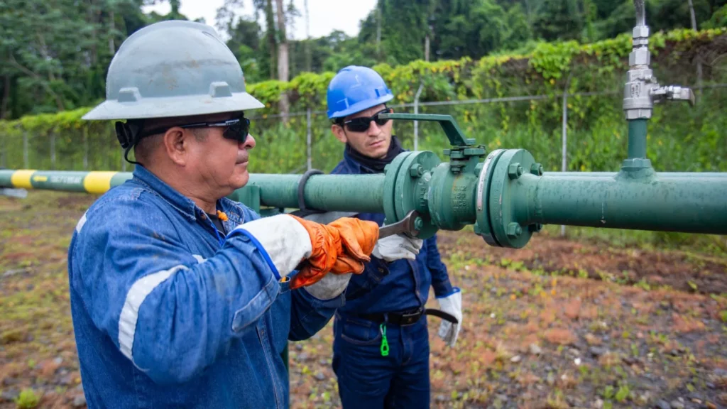 Petroecuador elabora un proyecto que logró eliminar más de 400 mecheros