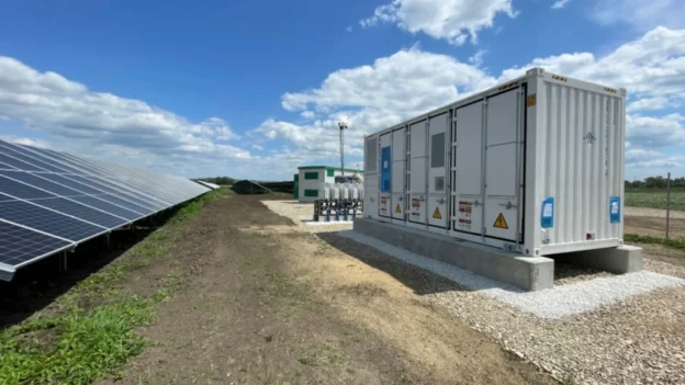 El sistema híbrido de energía solar