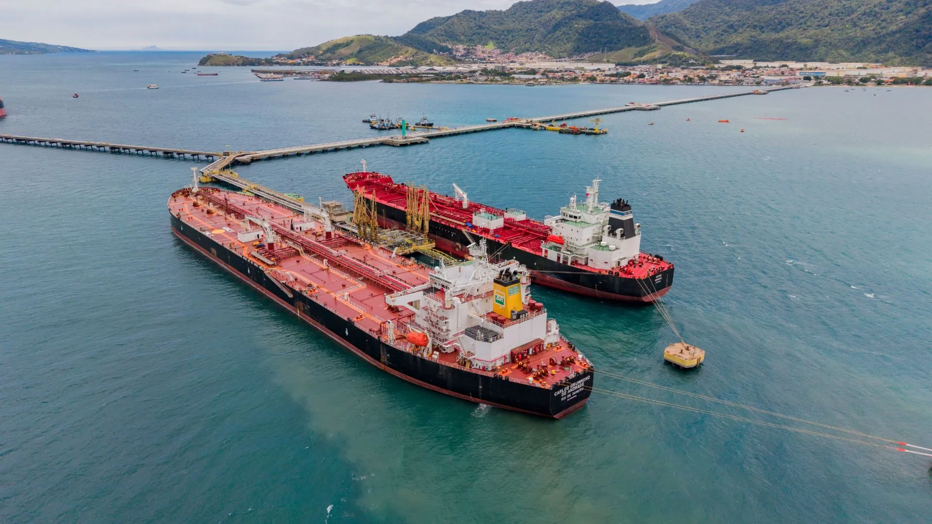 El suministro por el búnker renovable con biocombustible por Petrobras