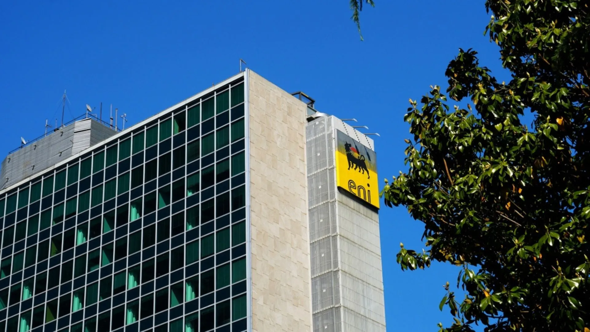 Eni evaluará inversión en gas offshore de Indonesia