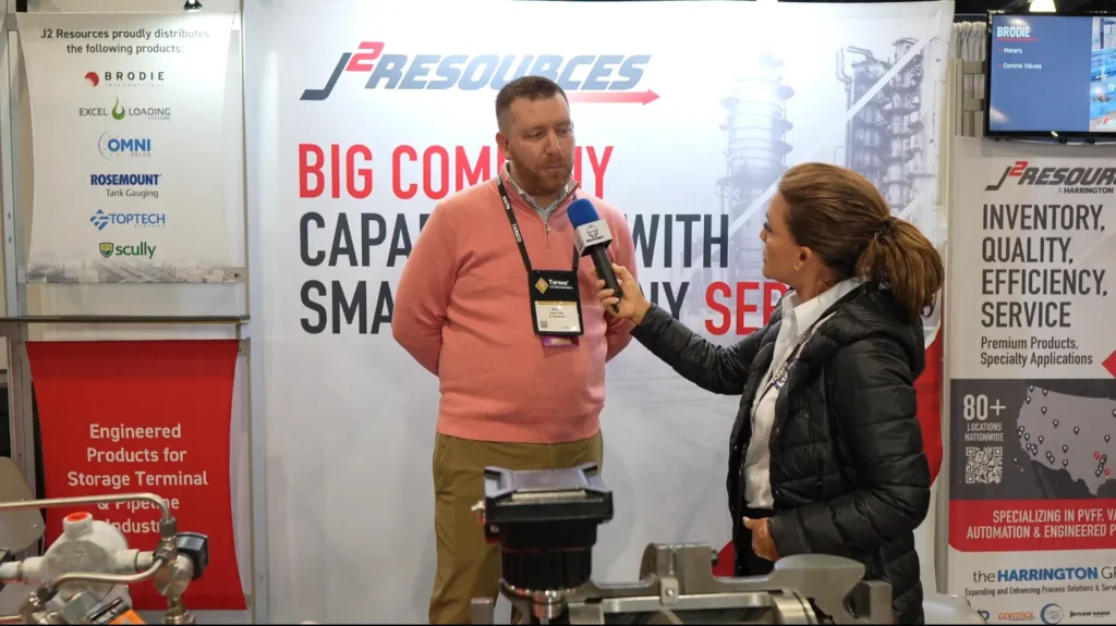 Entrevista a Shawn Dugan de J2 Resources en NISTM 2025, con paneles de productos para terminales y soluciones de ingeniería.