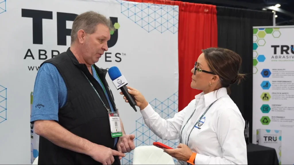 Entrevista sobre abrasivos industriales a Stephen Mellon de TruAbrasives en AMPP 2026.