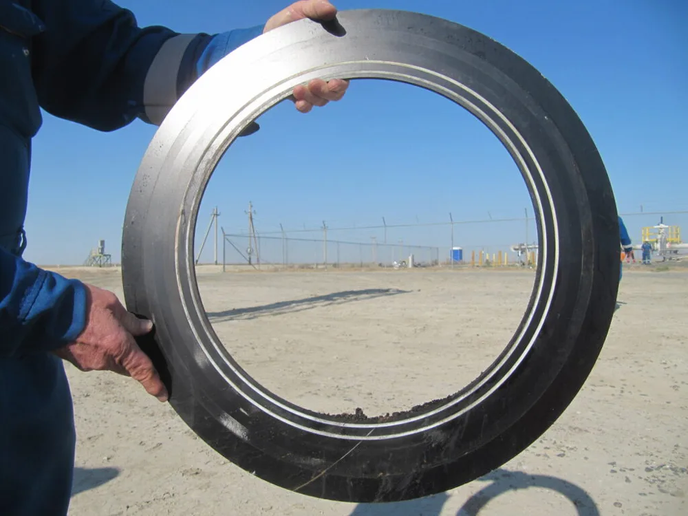 Black powder: hidden electrical bridge in pipelines