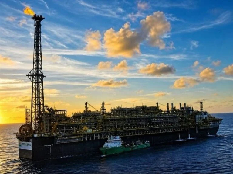 El FPSO P-79 de Petrobras completó su primera descarga de petróleo en el campo de Búzios