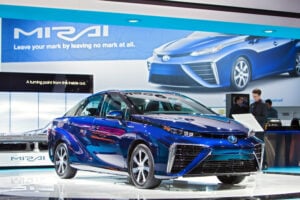 Toyota usará hidrógeno limpio, electricidad y agua proveniente de residuos