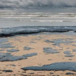 Pemex responds to oil leak in the Tula River due to refinery failure