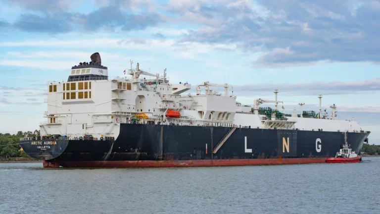 Futuros del natural gas en EE. UU. suben por mayores cantidades de flujos de GNL