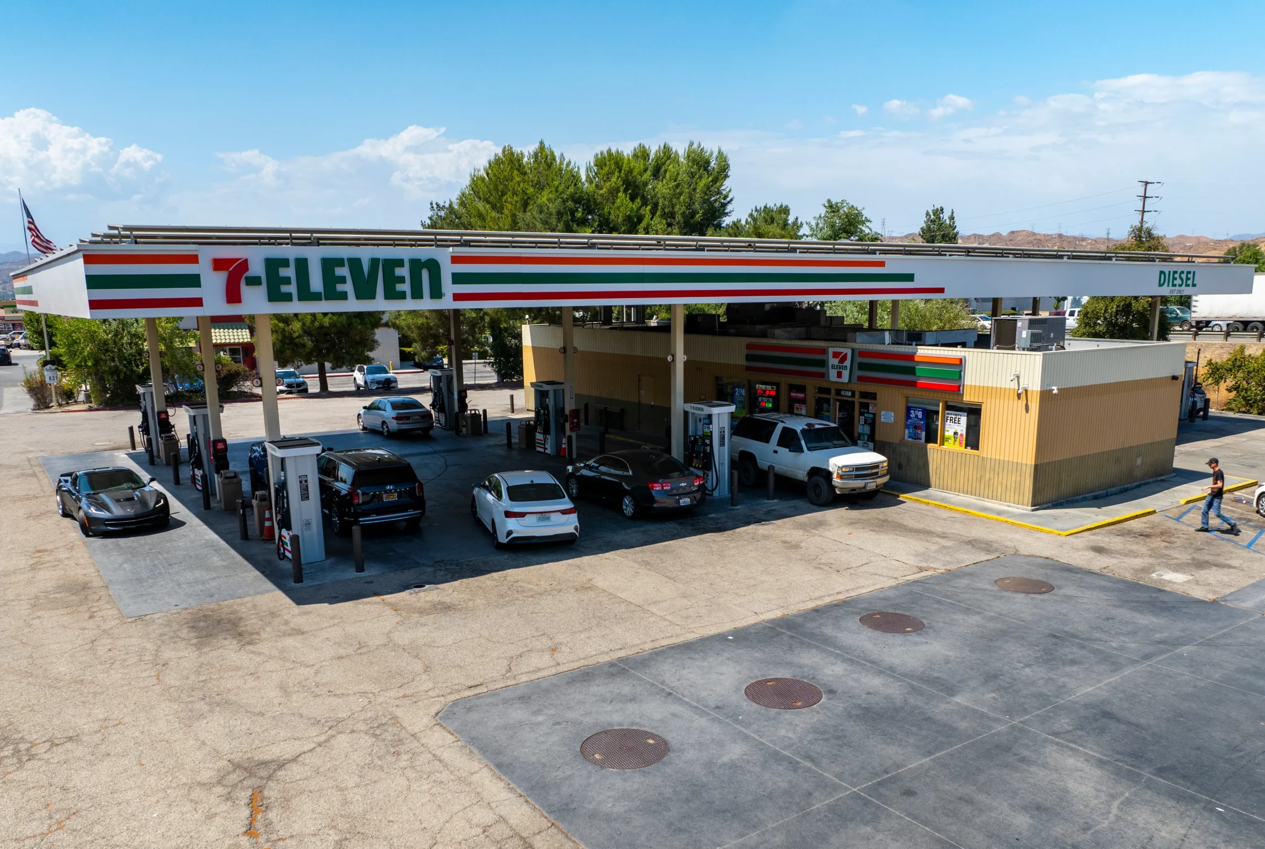 Precios de la gasolina en Estados Unidos registran su sexta semana consecutiva de descensos en una estación de servicio estadounidense.