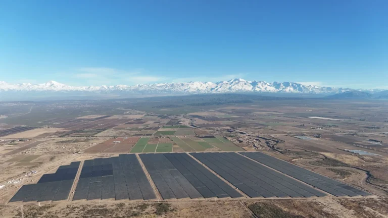 Genneia inaugura parque solar en Mendoza