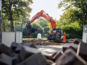 Hitachi ZX135-7EB: Una excavadora eléctrica que opera de forma continua