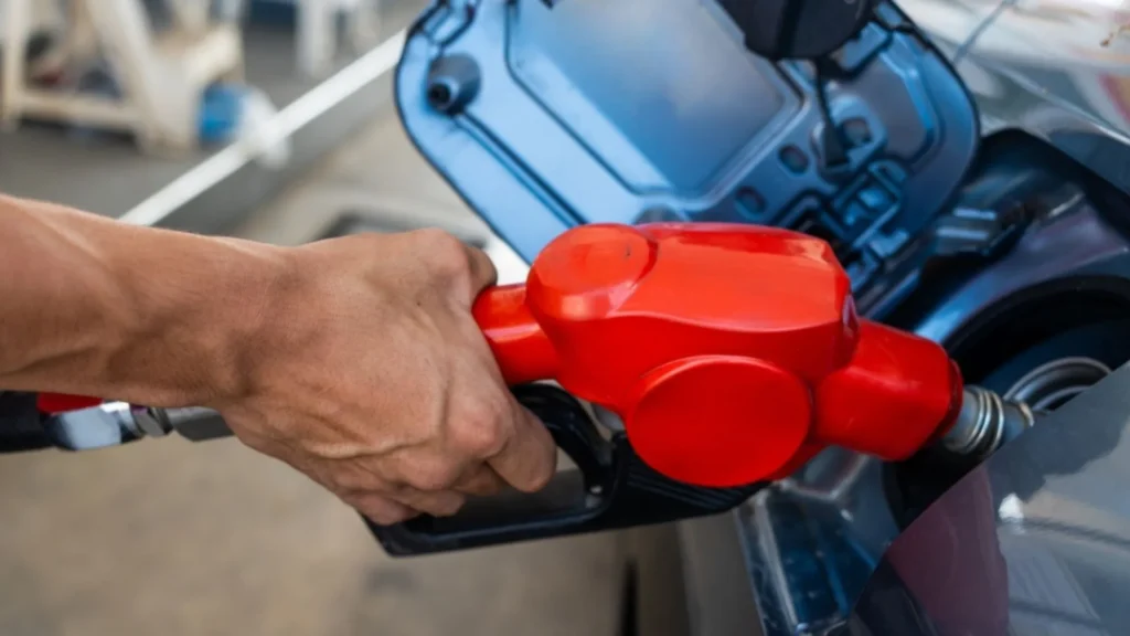 Huracán Milton causa cierre de gasolineras en Florida