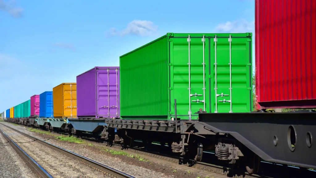 Containers implemented in multimodal transport