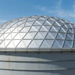 Domos geodésicos en tanques: diseño, riesgos y confiabilidad