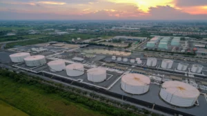 Midstream sector: Challenges, management, and transportation