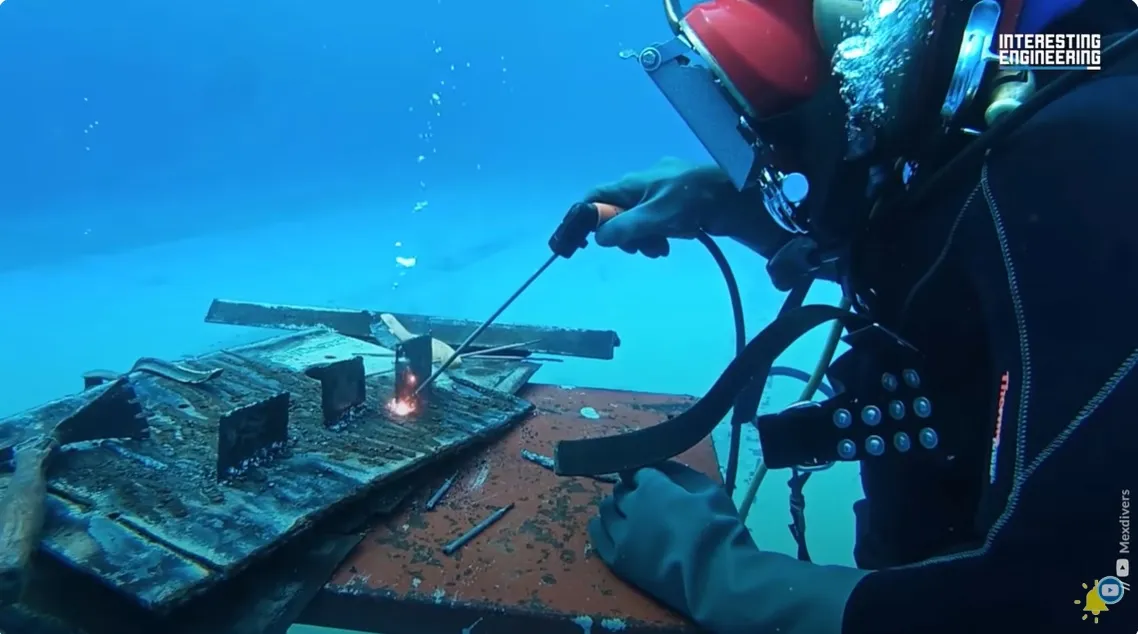 The most dangerous Job EVER: Underwater welding.