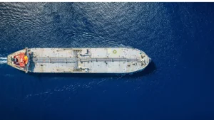 Importaciones de crudo de India se encarecen por las tarifas en Ormuz
