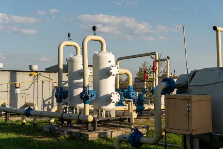 Instalación de procesamiento y distribución de gas natural utilizada como referencia para el acuerdo de suministro a largo plazo entre Centrica Energy y Peyto en Canadá.