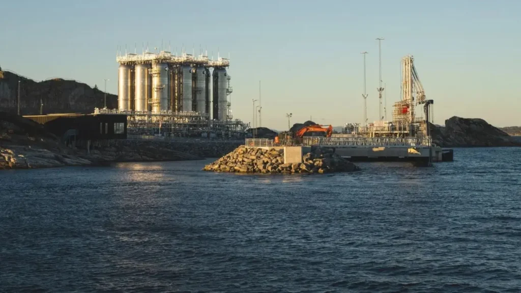 empresas invierten en la expansión de Northern Lights