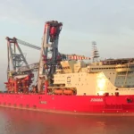 El JSD6000 de Saipem se prepara en Génova para instalar infraestructura submarina del proyecto Neptun Deep en el Mar Negro.
