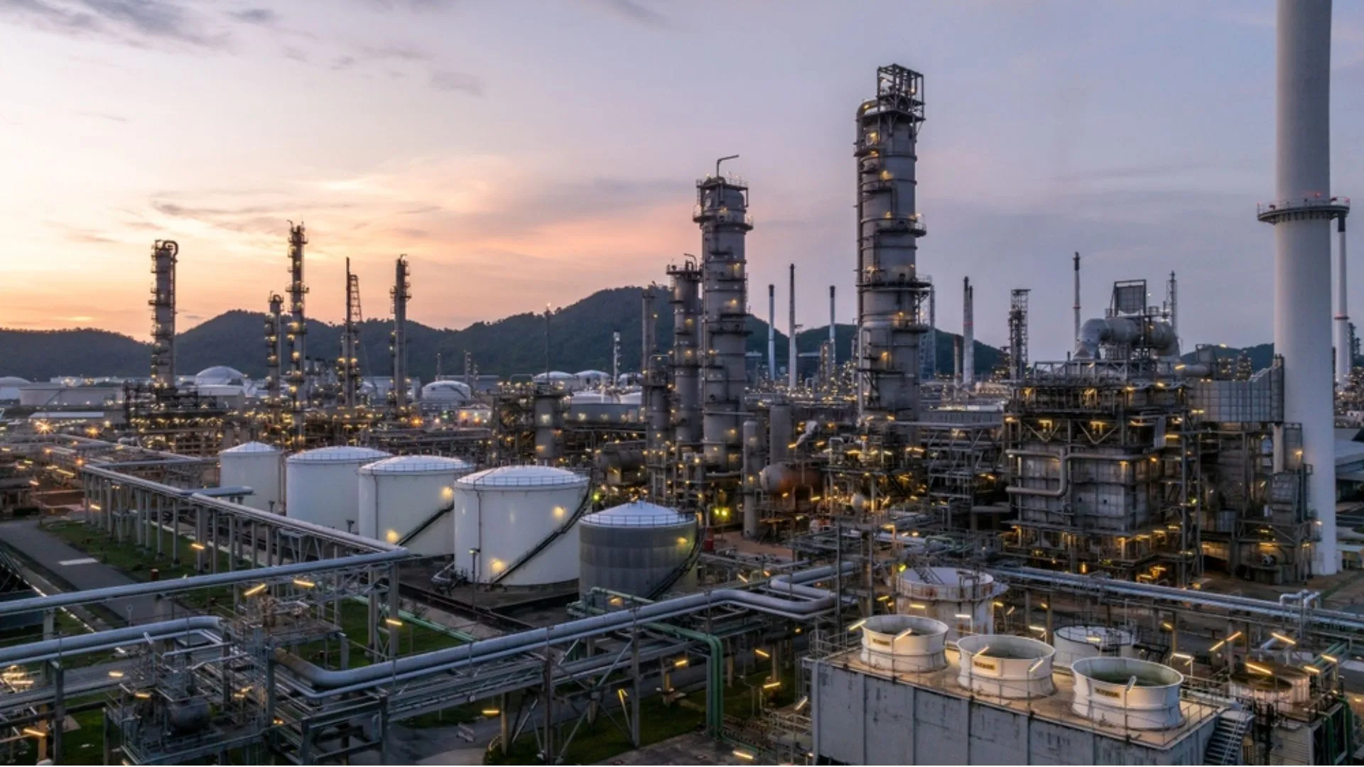 Japón destina $10.000 millones para suministro de petroleo en Asia