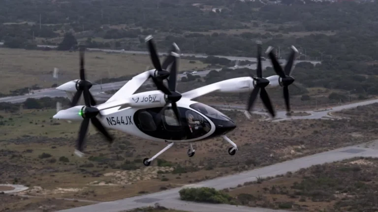 Joby prueba con éxito su taxi aéreo con piloto