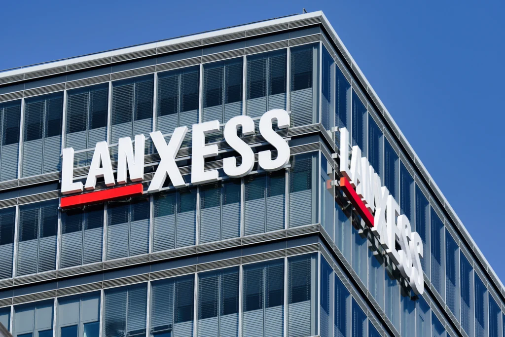 LANXESS y Fuelcare promueven biocidas para combustible en Europa