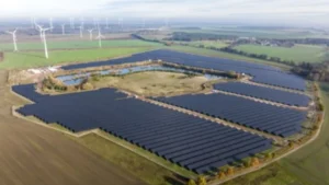 Statkraft inaugura la mayor central de energía solar híbrida con baterías de Alemania