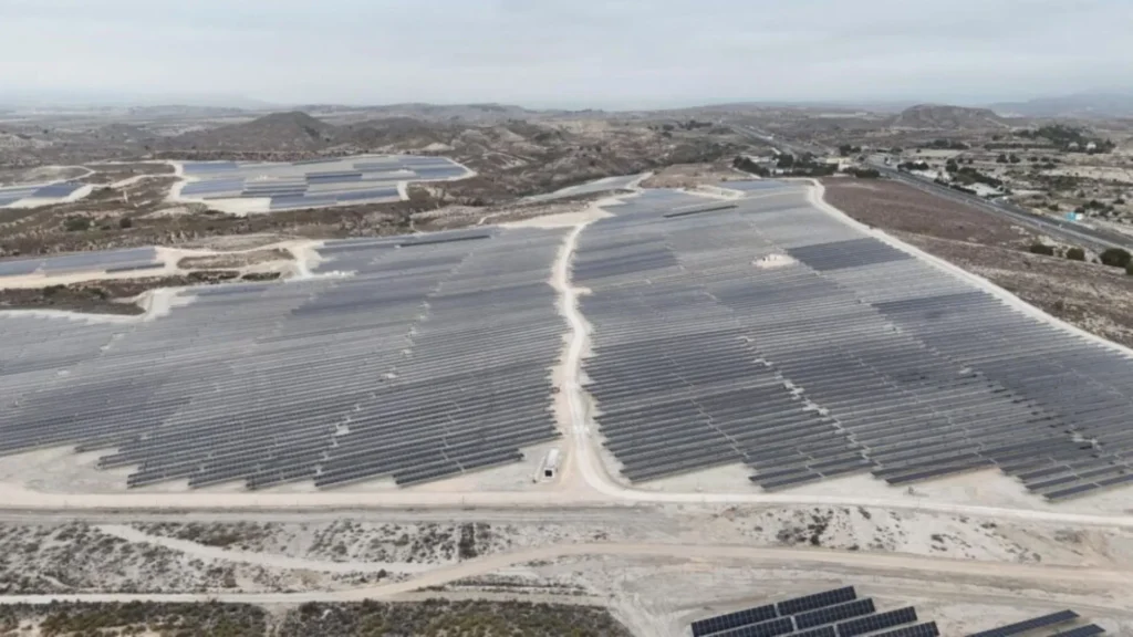 La construcción de dos nuevas plantas solares en España por Zelestra