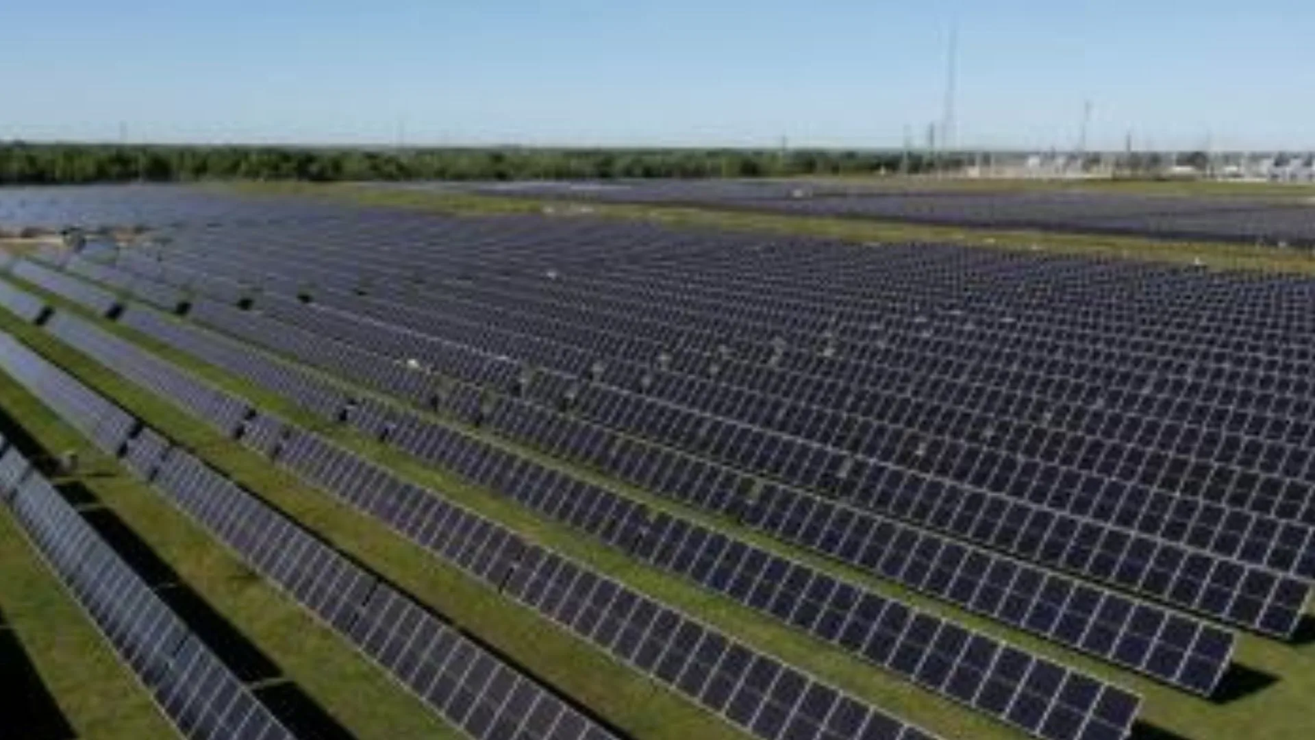 La construcción de una planta solar de 440 MWp en la provincia de Isabela.