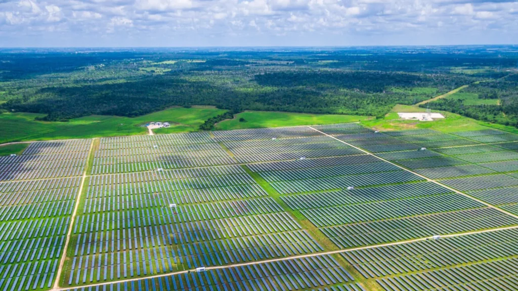 La construcción del parque solar de Nueva York por Hecate Energy