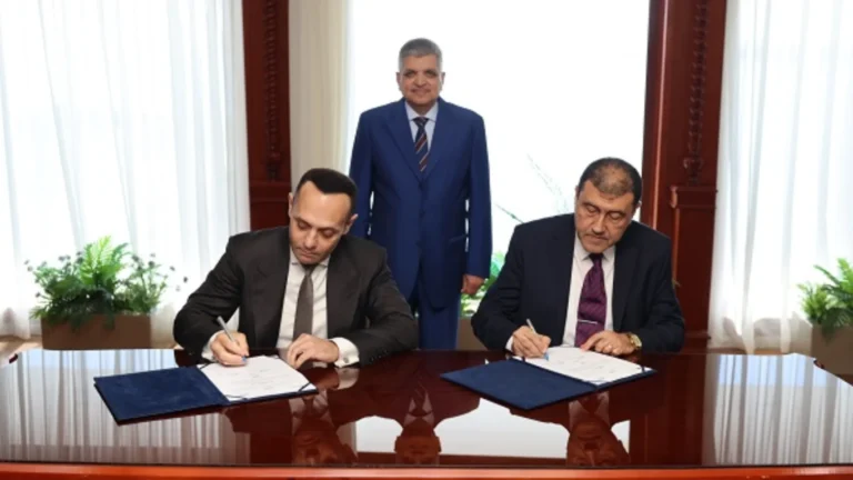 La cooperación en la construcción del complejo petroquímico