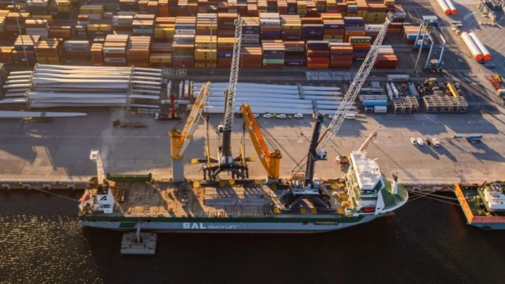DP World Constanța boosts Black Sea logistics with new Liebherr cranes.