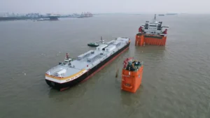 Somtrans impulsa el suministro de GNL con su nueva barcaza United LNG I