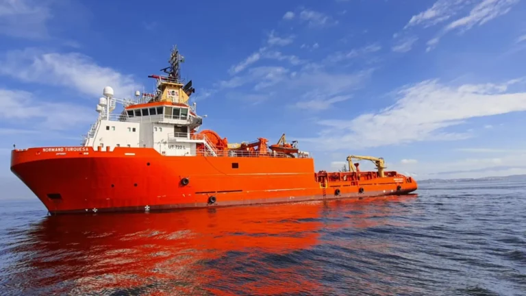 Solstad Offshore asegura contrato para su buque AHTS Normand Turquesa con Petrobras