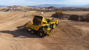 Komatsu y Pronto implementan autonomía para camiones de cantera