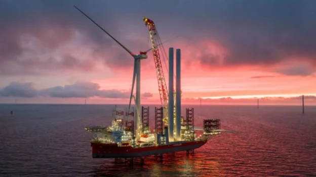 La instalación de turbinas en el parque eólico marino Baltic Power
