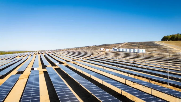 La integración de energía solar y el almacenamiento de energía