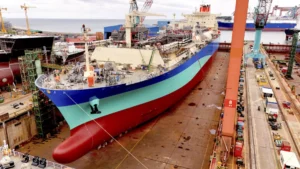 El avance de obra energética con el buque FSRU en el mar Báltico