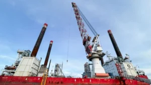Liebherr finaliza mantenimiento de grúa BOS 35000 del buque Wind Enterprise de ZITON