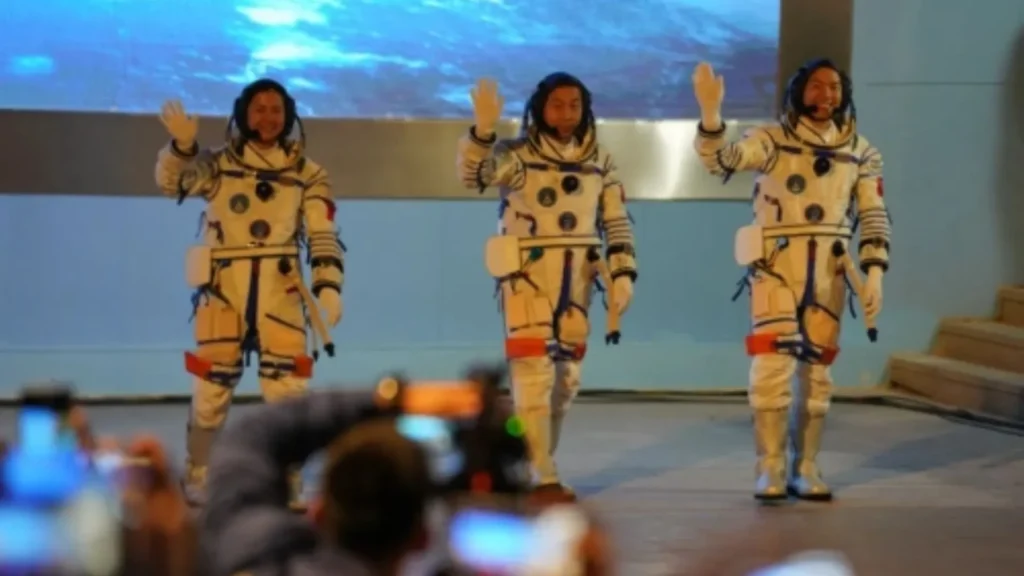 La misión Shenzhou-19 fue lanzada con éxito, según la Agencia Espacial Tripulada de China