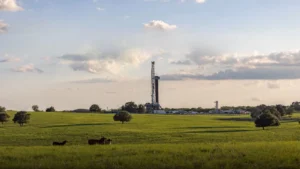 Devon Energy y Coterra Energy anuncian una fusión para liderar mercado del gas de esquisto