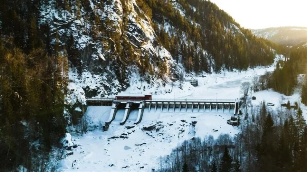 La planta hidroeléctrica de Svea por Aker Solutions y Starkraft