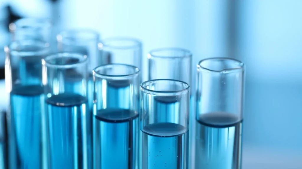 La tecnología del reciclaje químico para convertir desechos ambientales en combustible como metanol