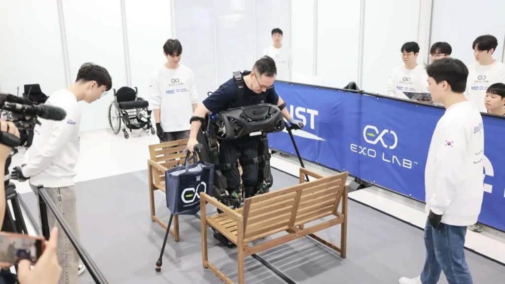 Robot portátil que ofrece independencia a discapacitados