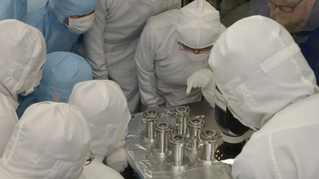 Las muestras del asteroide Bennu entre la NASA y la JAXA