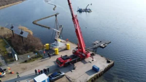 TouchWind instala un prototipo de turbina eólica flotante de rotor inclinado en los Países Bajos