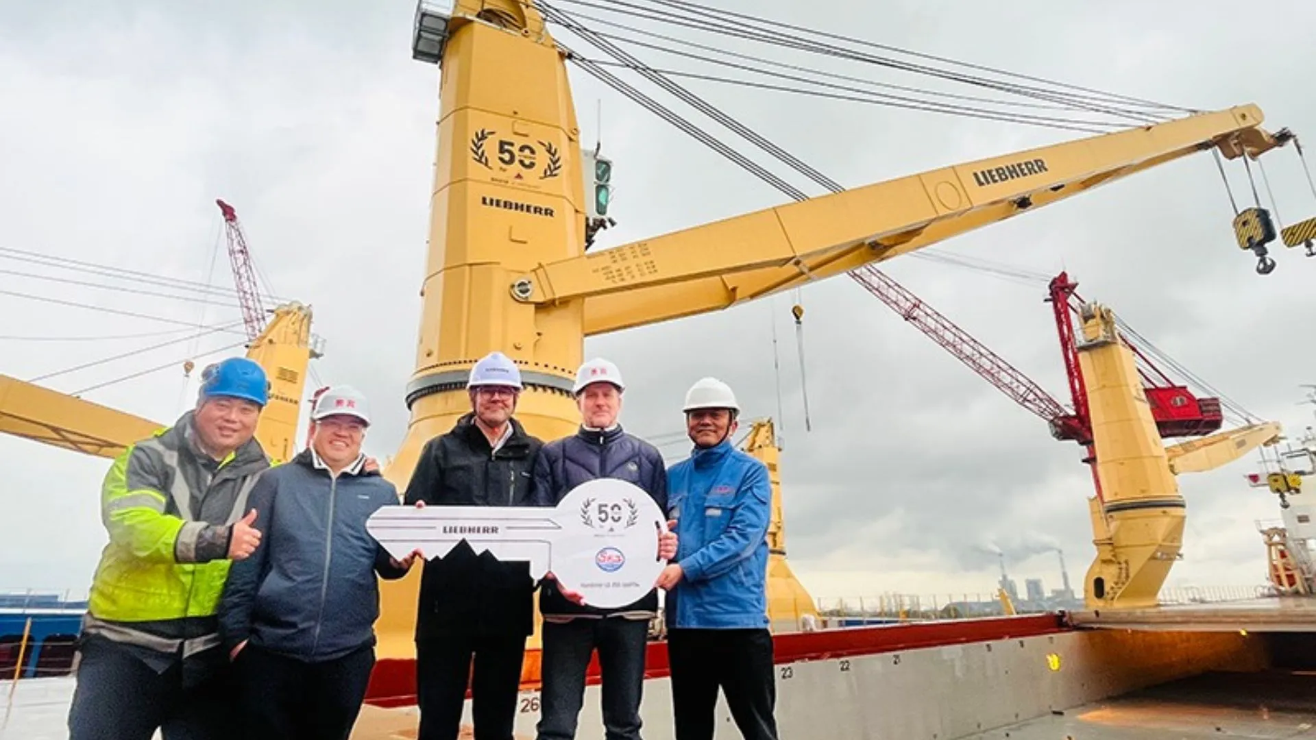 Liebherr entrega su grúa LS 250 a Briese