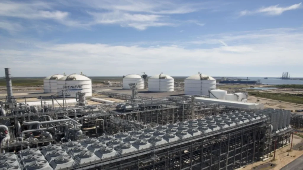 Baker Hughes elevará la producción de GNL en Sabine Pass con nuevos contratos tecnológicos